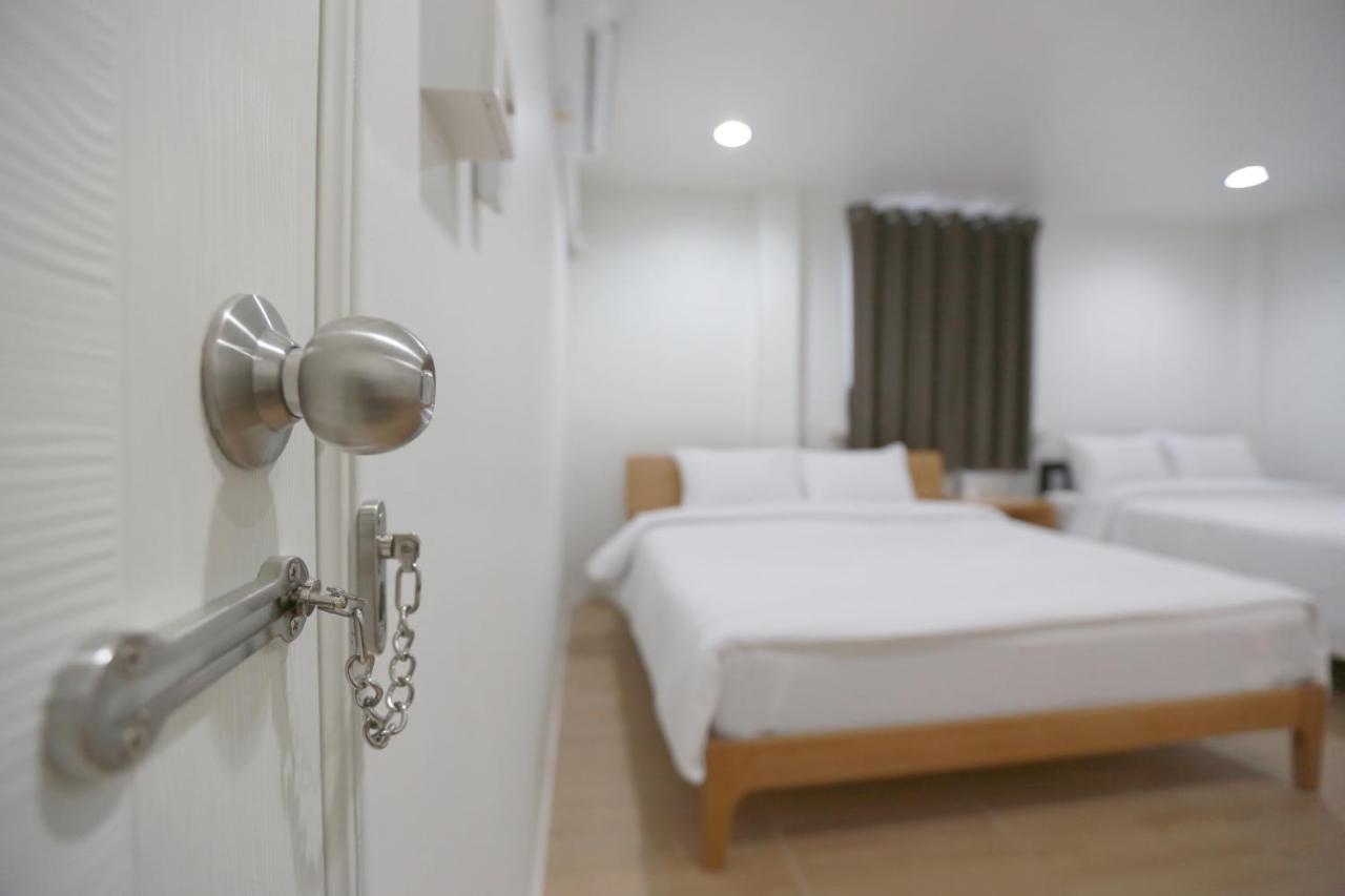 Interest Poshtel Hostel Bangkok