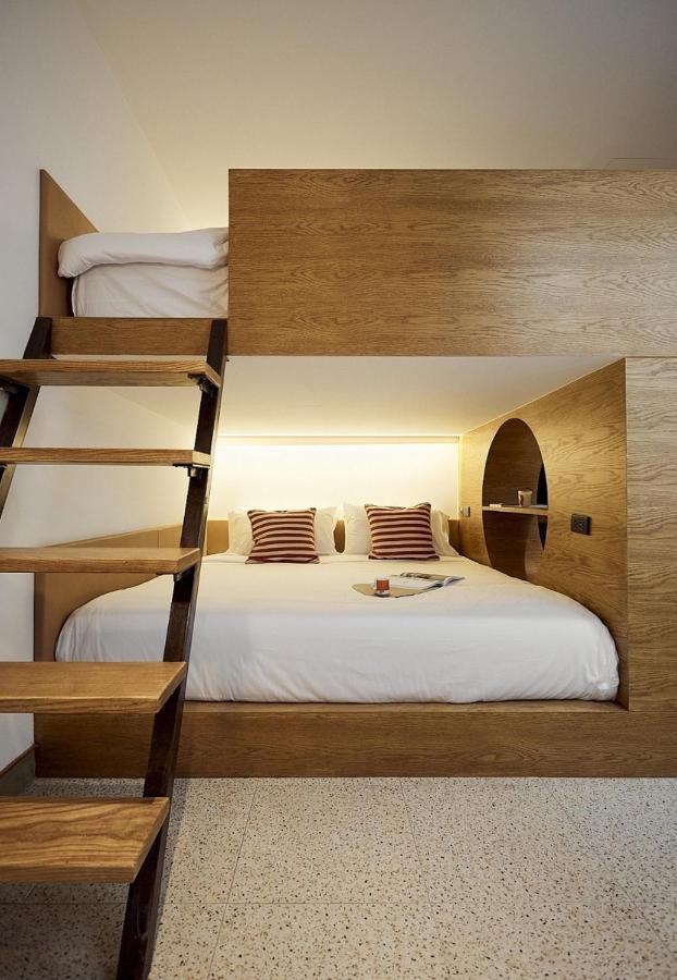 Aparthotel B House 49 3*