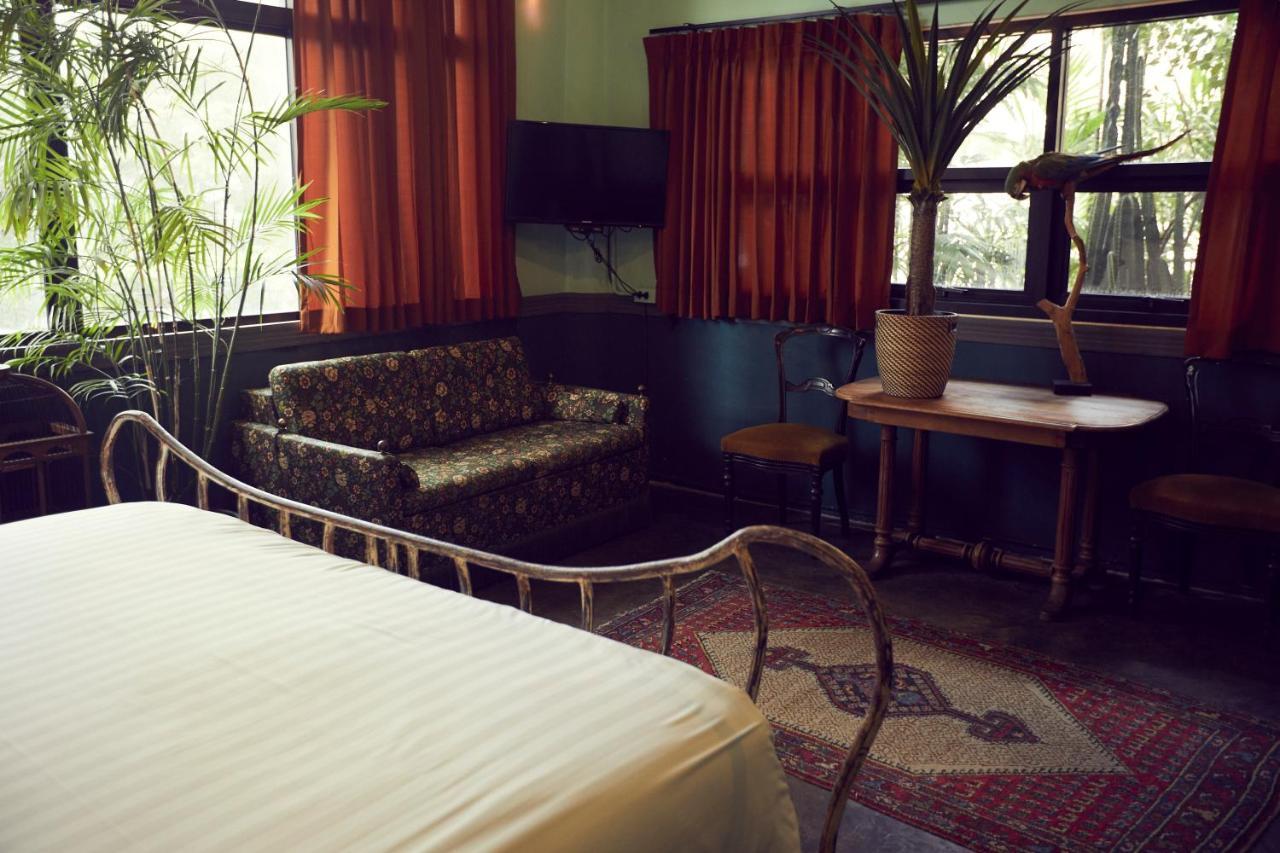Tempat Tidur & Sarapan The Mustang Nero Bangkok
