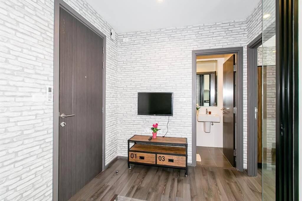 The Base Park East - Sukhumvit 77 Apartemen Bangkok