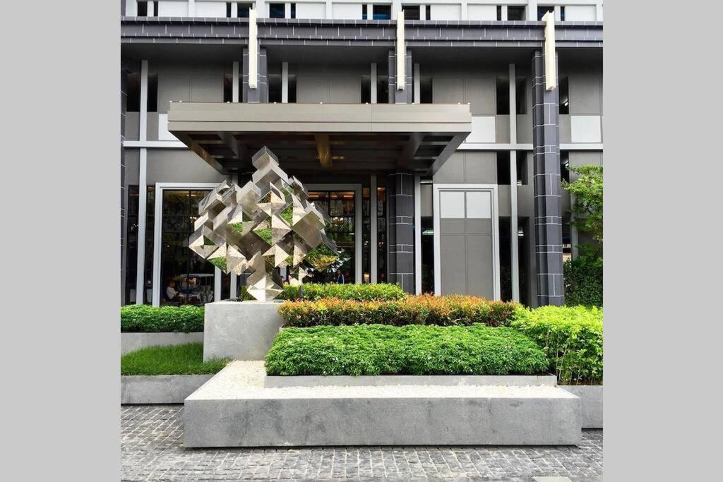 The Base Park East - Sukhumvit 77 Apartemen Bangkok