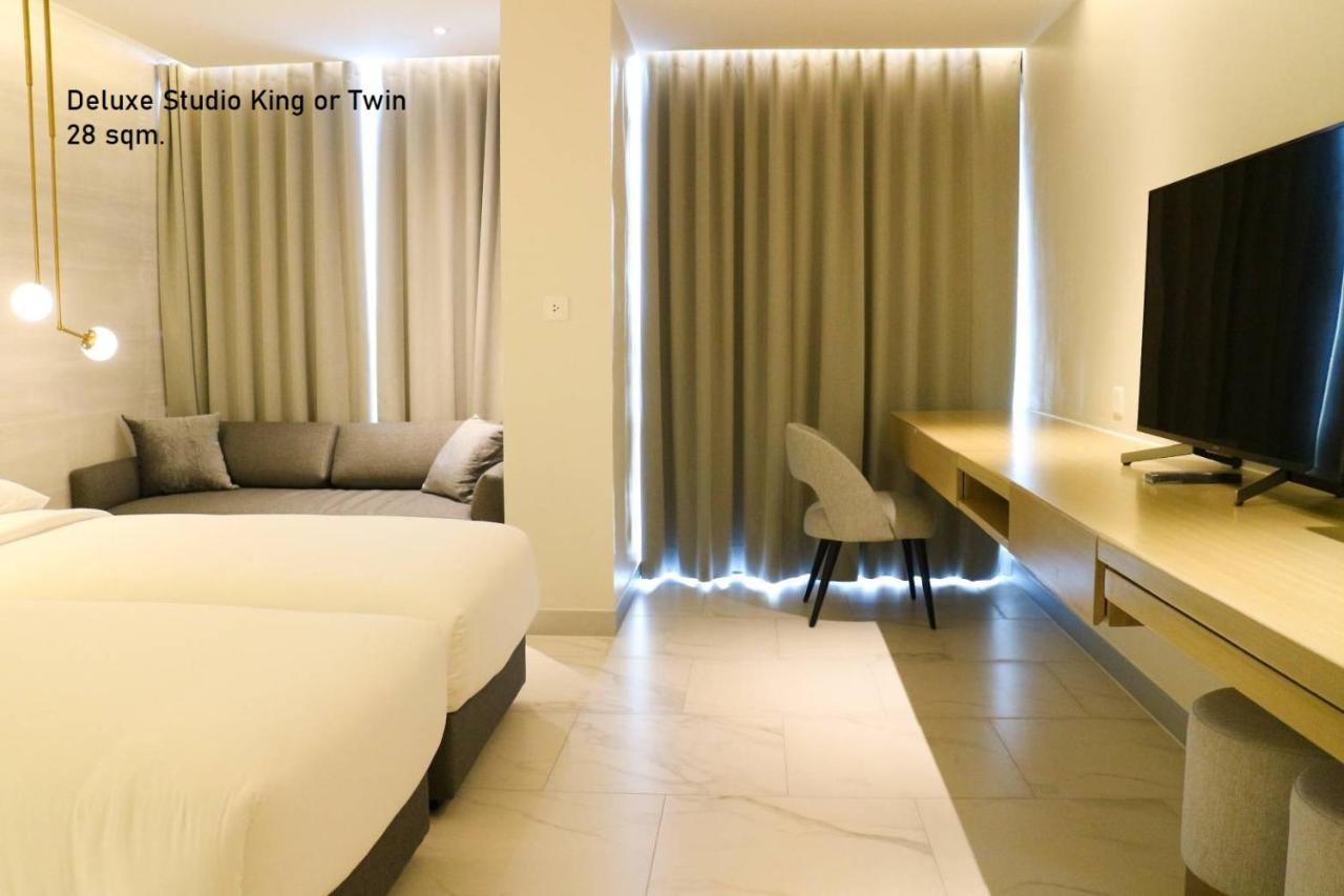 Ashley Thonglor 4*