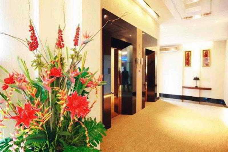 Atrium Boutique Hotel 3*