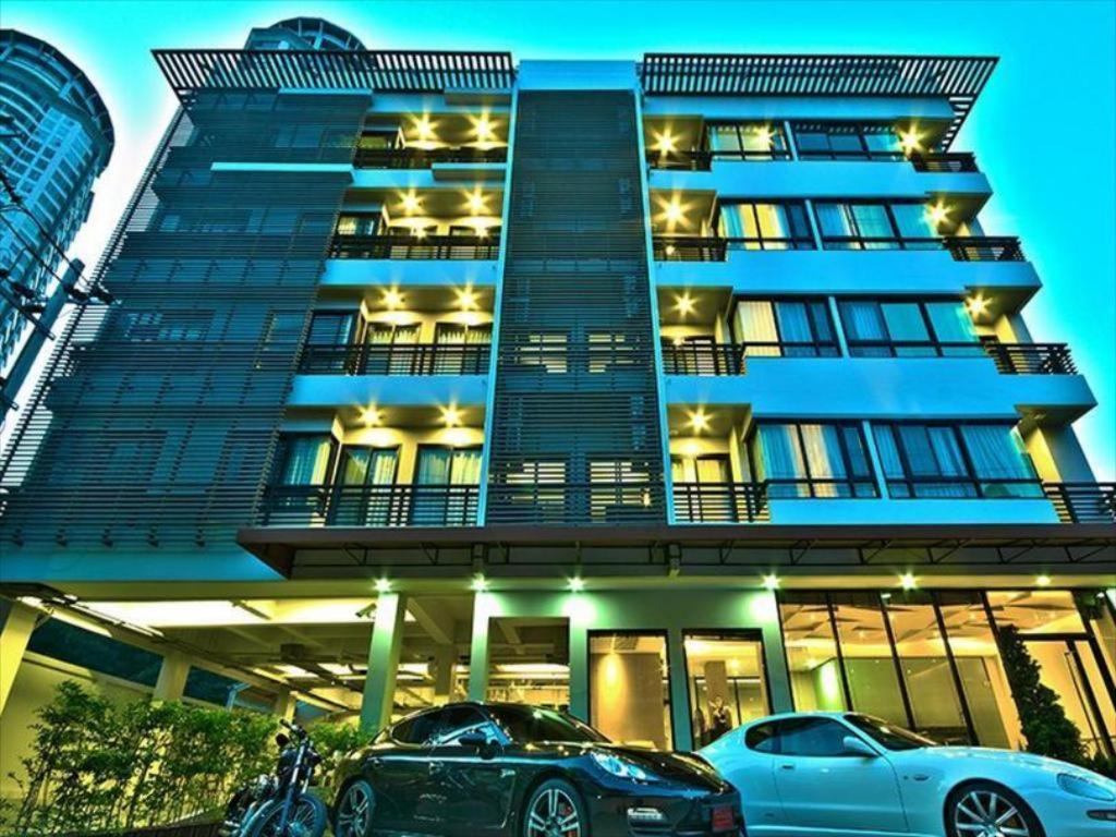 The Present Sathorn 3*