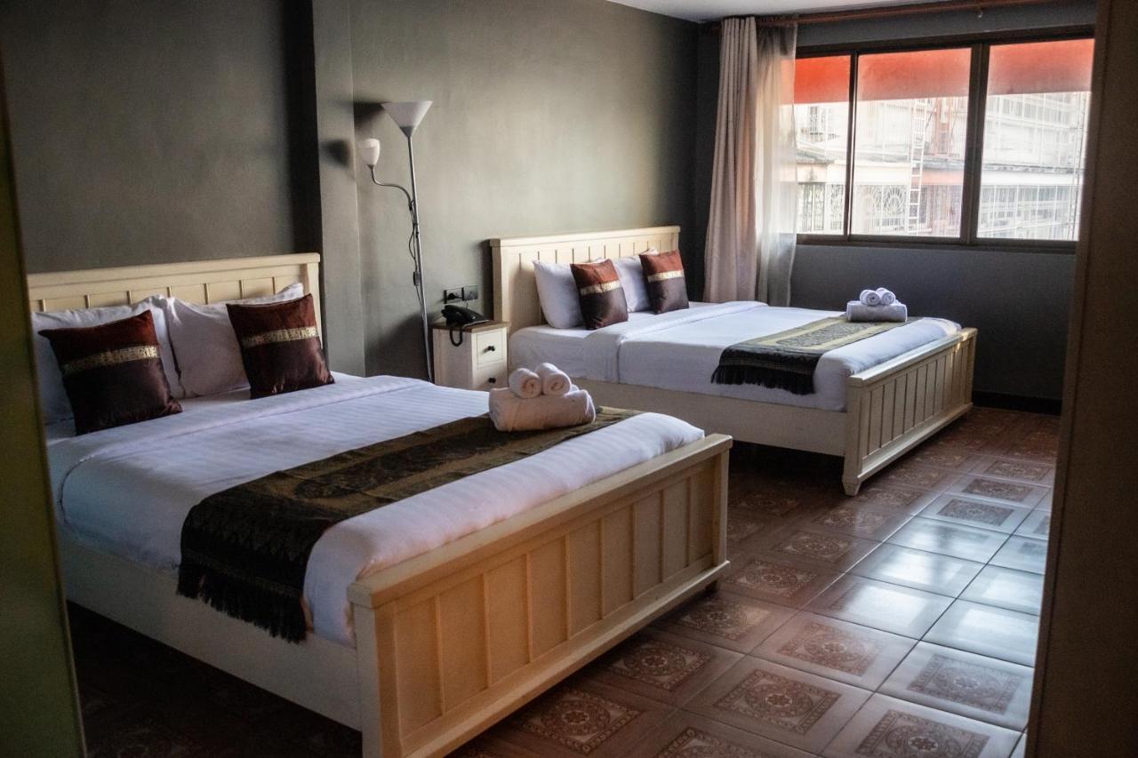 Anandpura Riverside Hotel 4*
