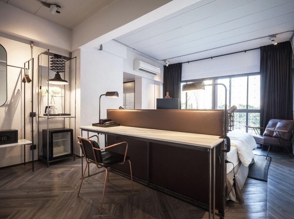 Ir-on Hotel 3*