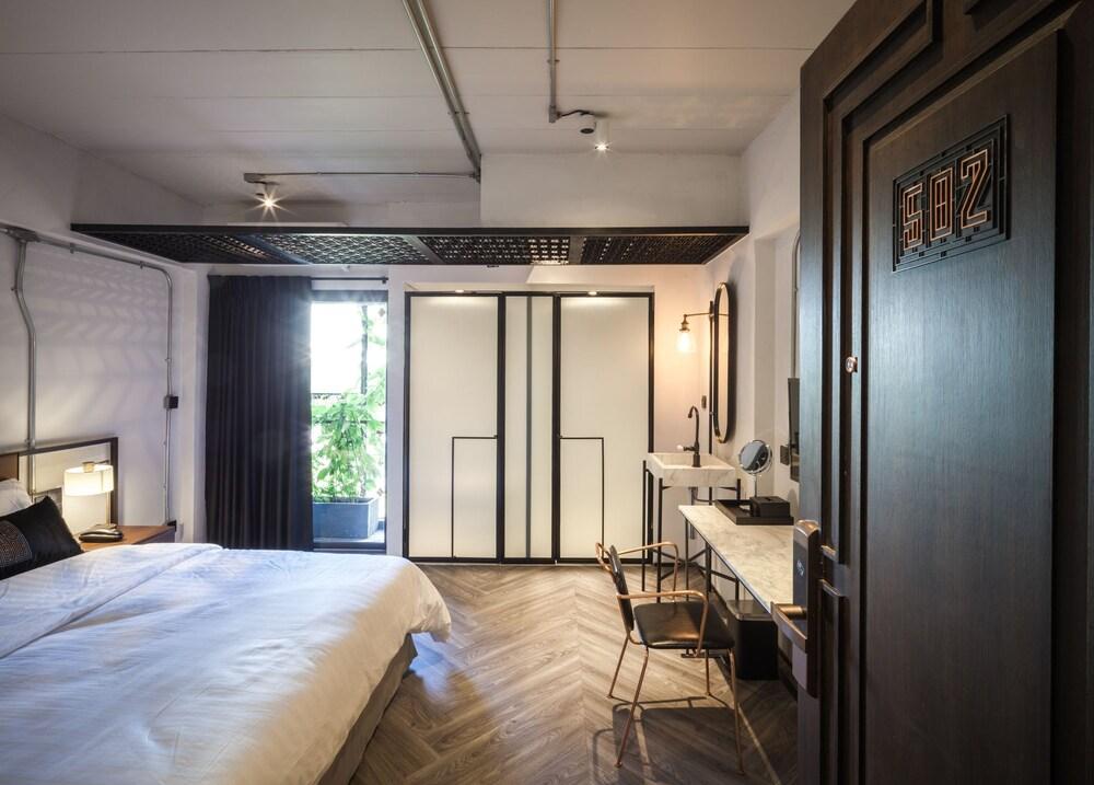 Ir-on Hotel 3*