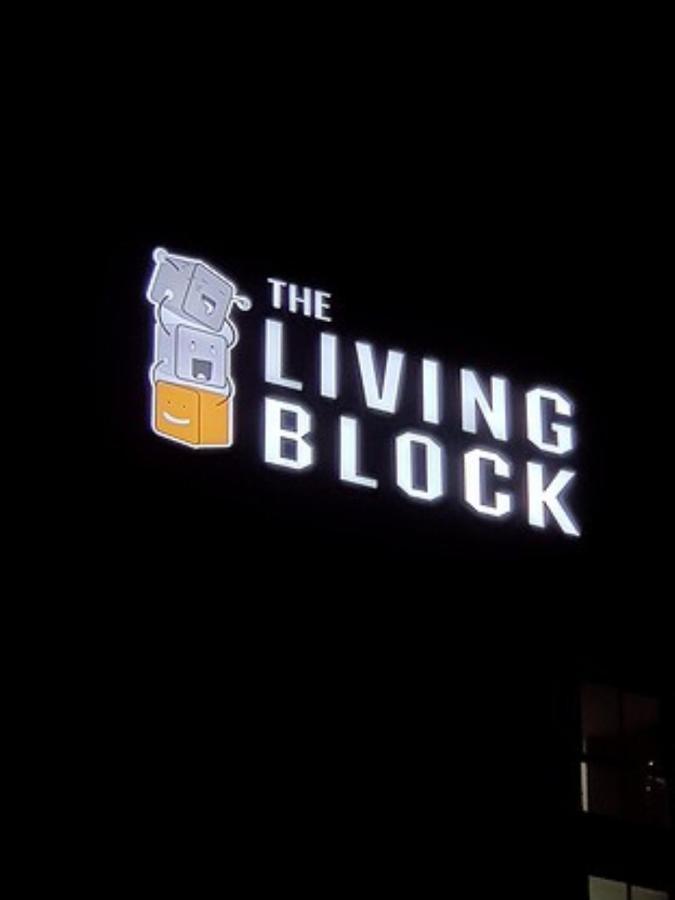 Hostel The Living Block