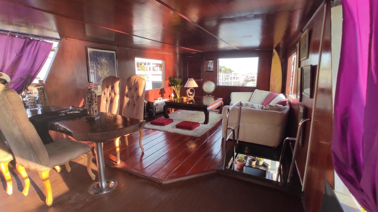 Sabai Sabai Liveaboard Botel Bangkok