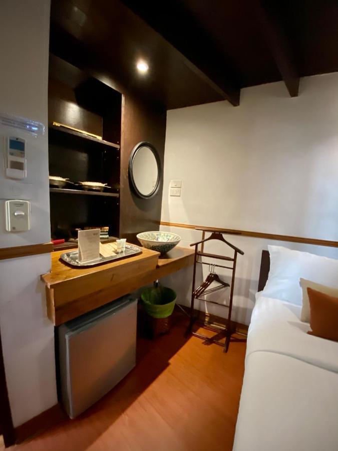 Hotel 103 - Bed And Brews 3*