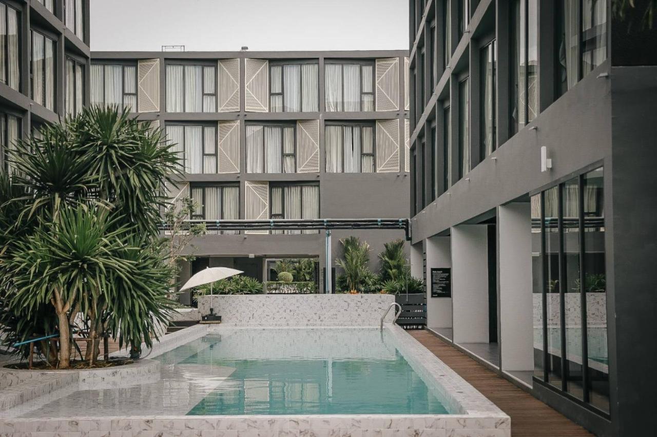 Hotel Rnp Pool Bangkok