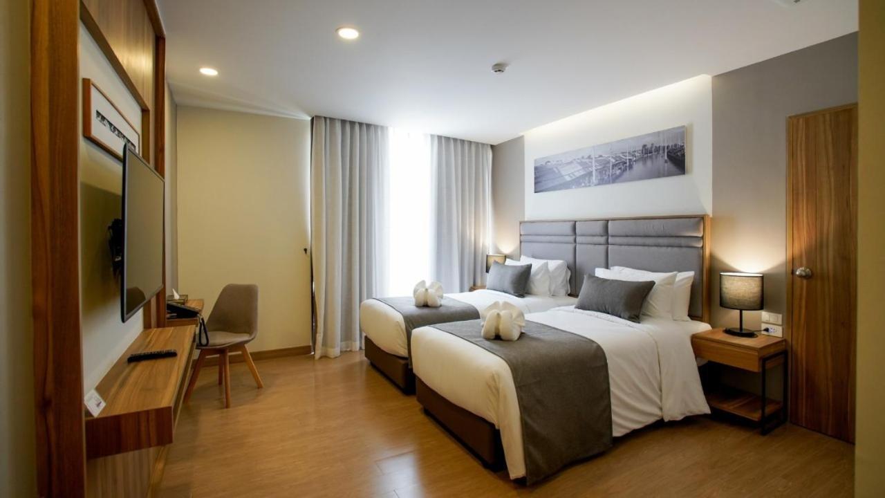 Hotel Rnp Pool Bangkok