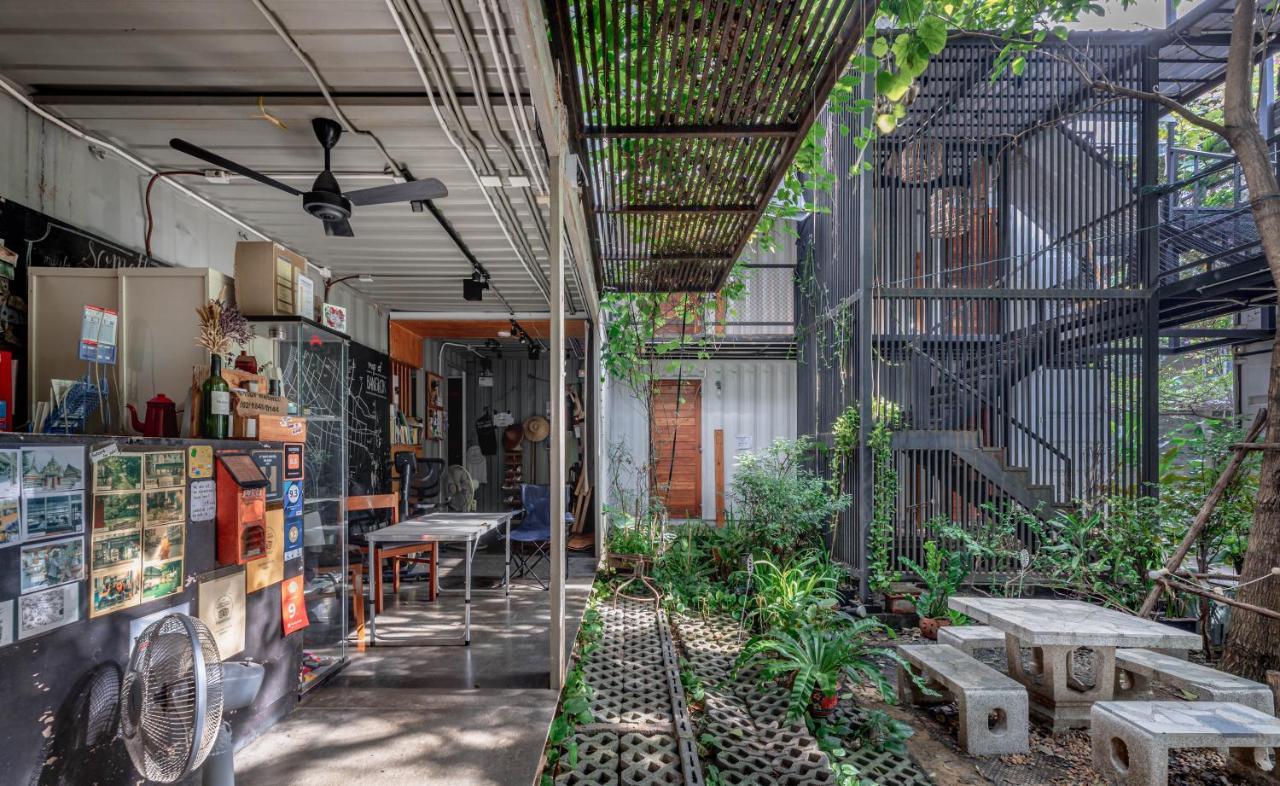 The Yard Hostel Bangkok