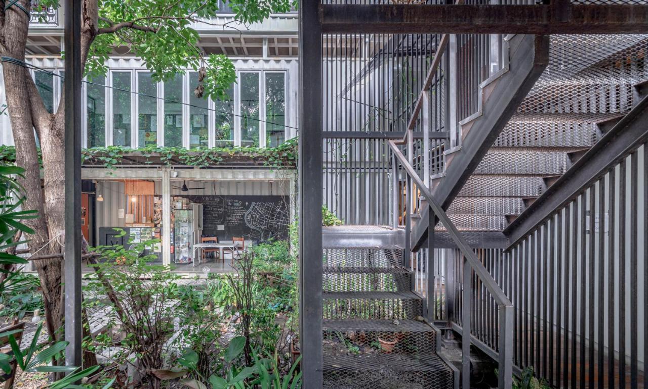 The Yard Hostel Bangkok