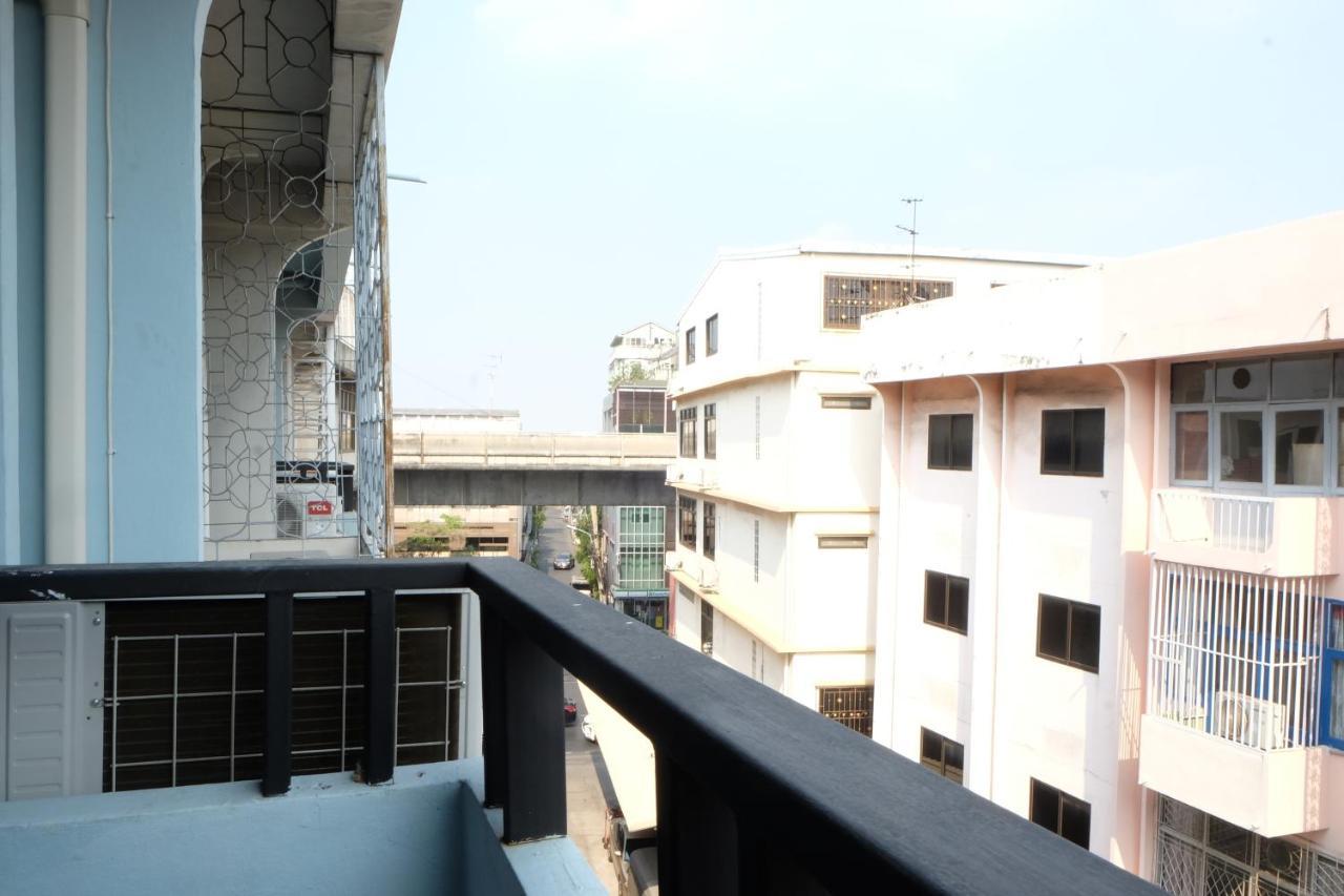 Sleep With Me - Bts Phra Khanong Hotel Bangkok