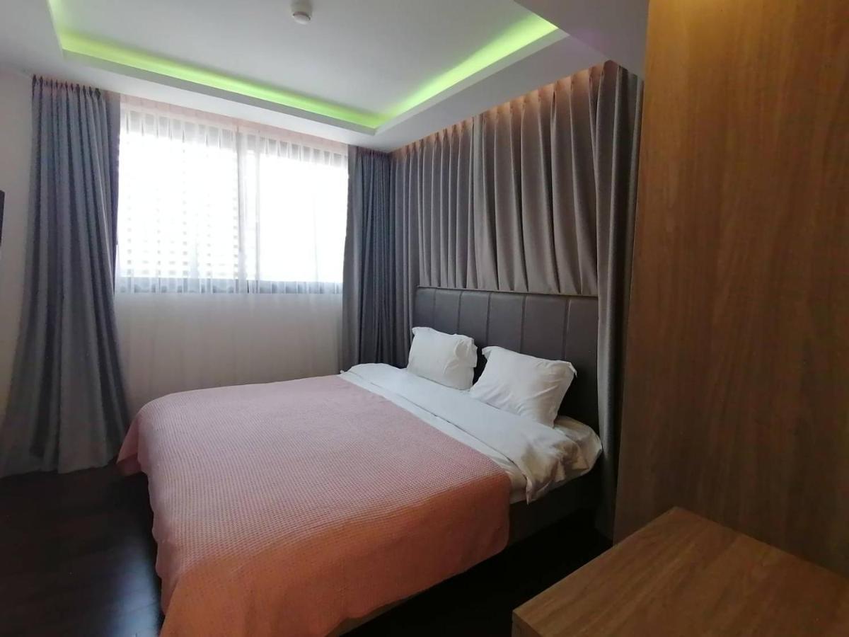 Apartment Asok Circle Rein Sukhumvit 12#2br&3br#pool&gym#near Terminal 21 *
