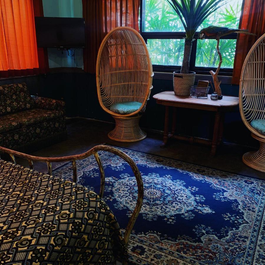 Tempat Tidur & Sarapan The Mustang Nero Bangkok