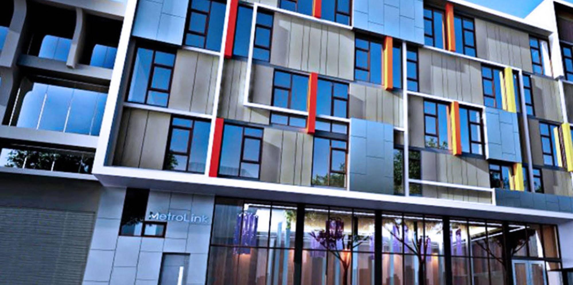Fx Metrolink Makkasan Hotel 3*