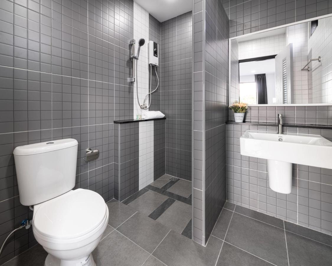 Aqua Residences: New Near Wutthakat Bts Station Apartamento