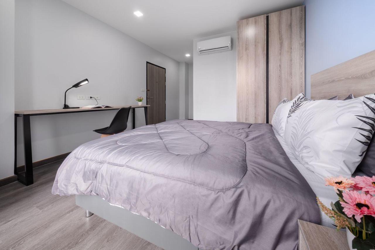 Apartamento Aqua Residences: New Near Wutthakat Bts Station