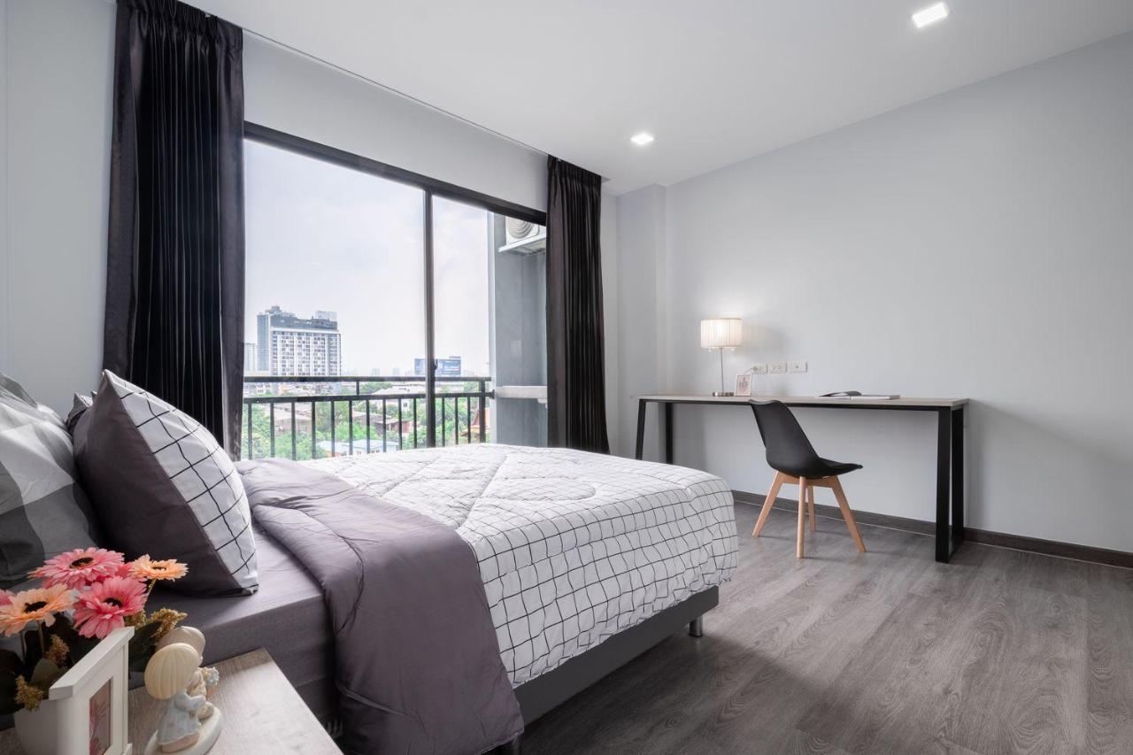 Aqua Residences: New Near Wutthakat Bts Station *