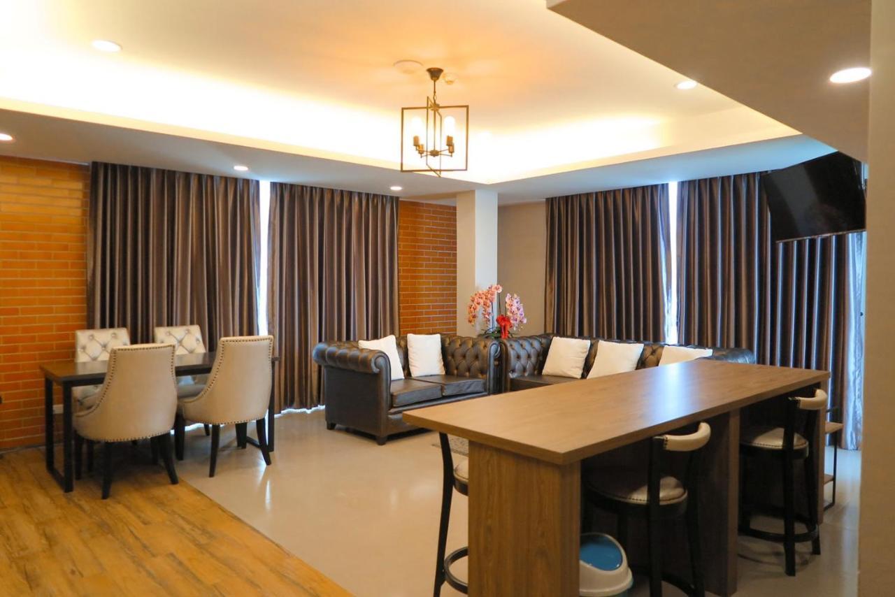 Hotel V20 Boutique Jacuzzi 4*