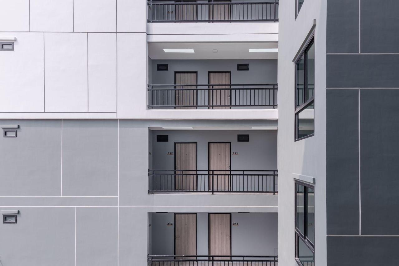 Apartamento Aqua Residences: New Near Wutthakat Bts Station Banguecoque