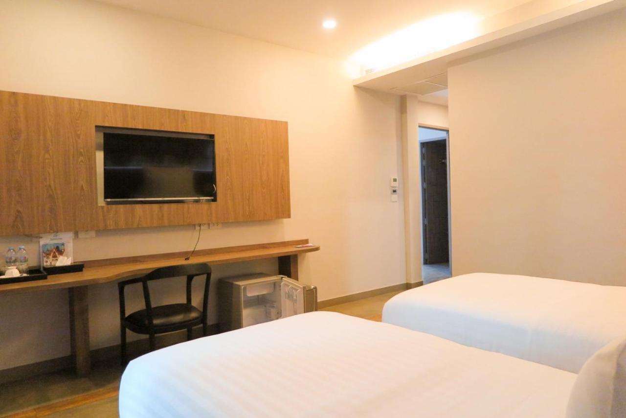 V20 Boutique Jacuzzi Hotel