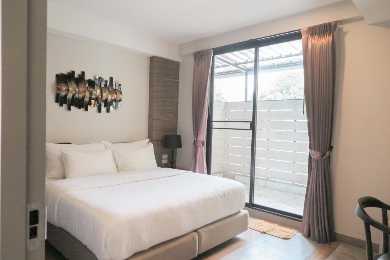 V20 Boutique Jacuzzi Hotel 4*