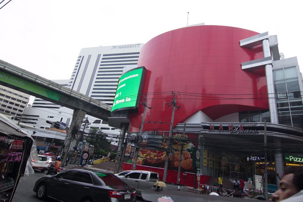 Sky 2* Bangkok