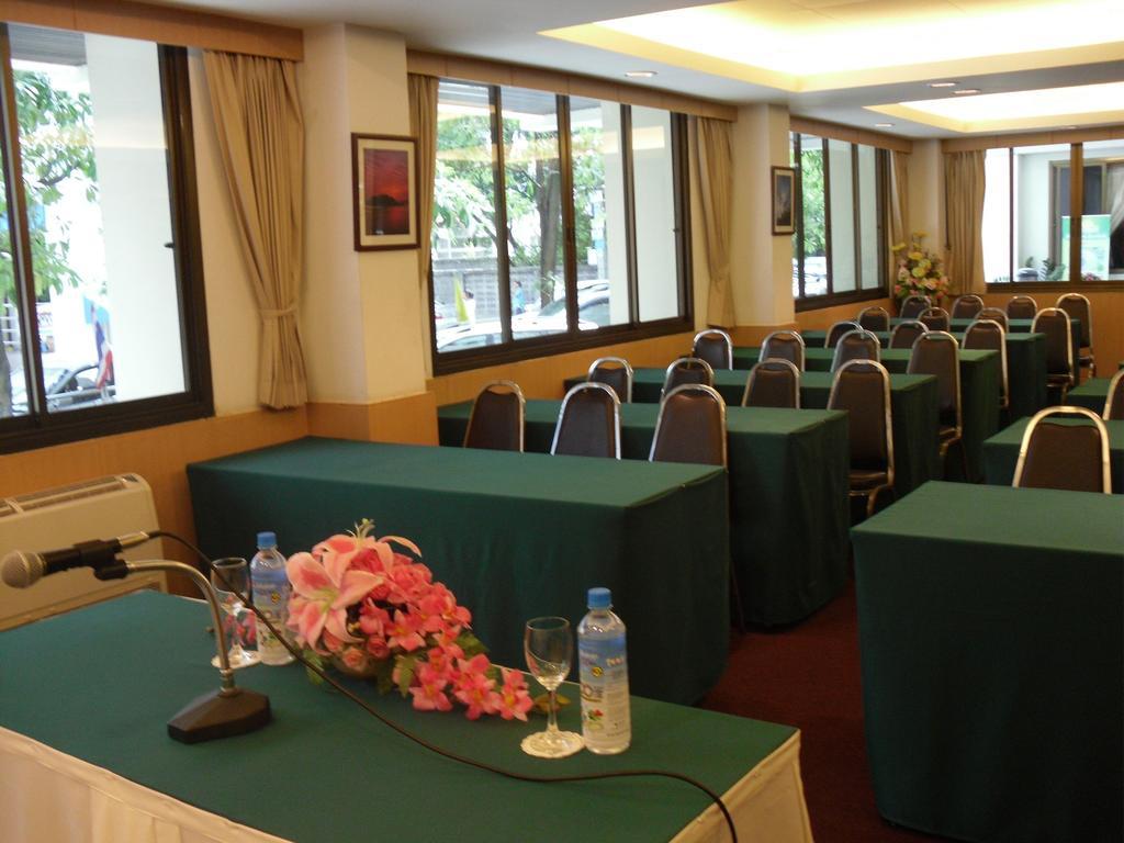 P Park Charansanitwong Inn 2*