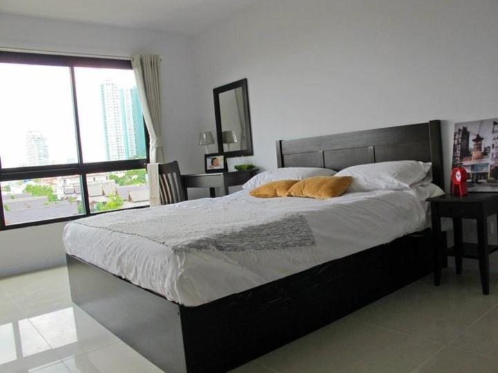 Double Two @ Sathorn Inn Bangkok