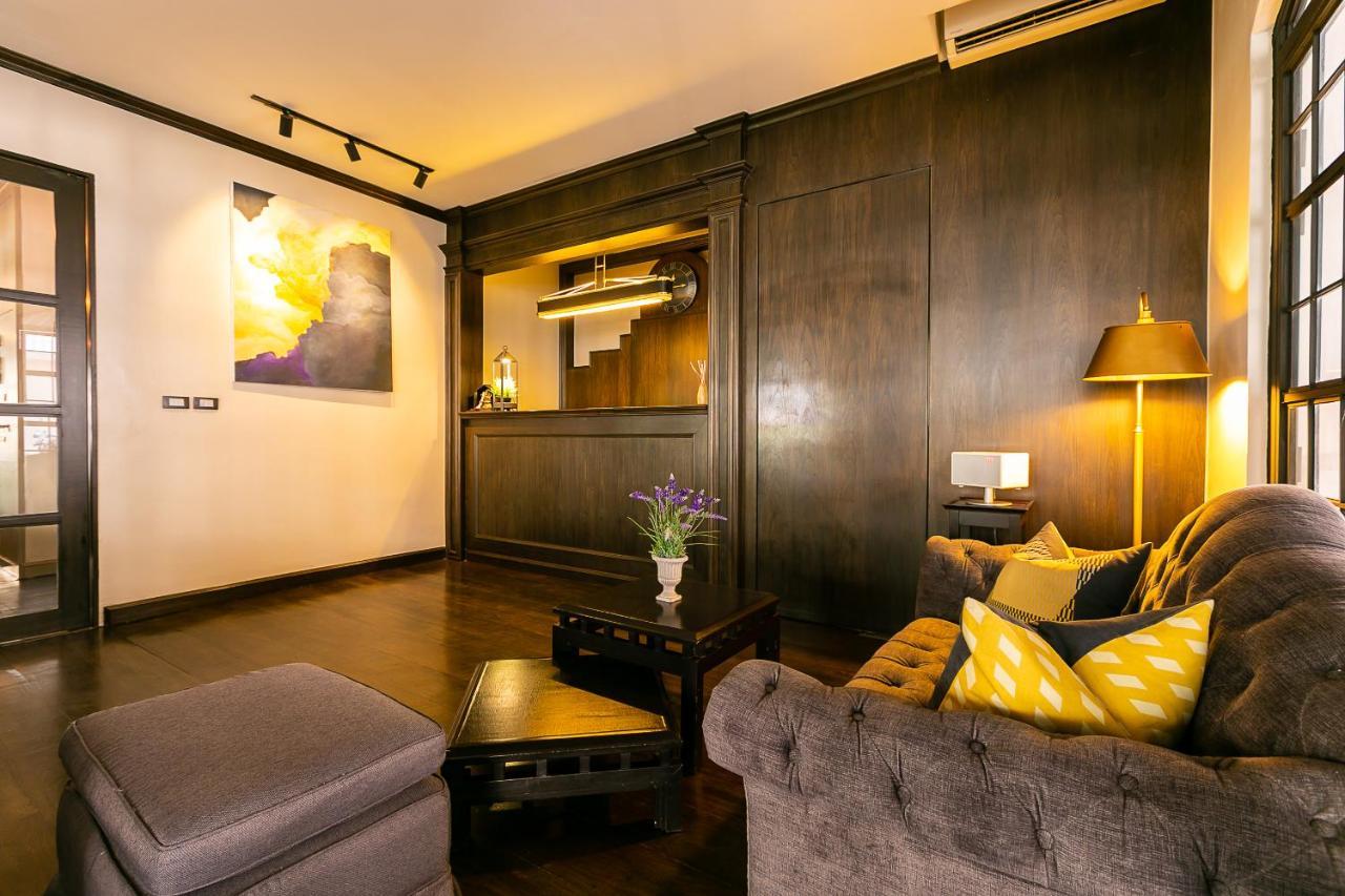 Thea, Executive Serviced In Ekamai *