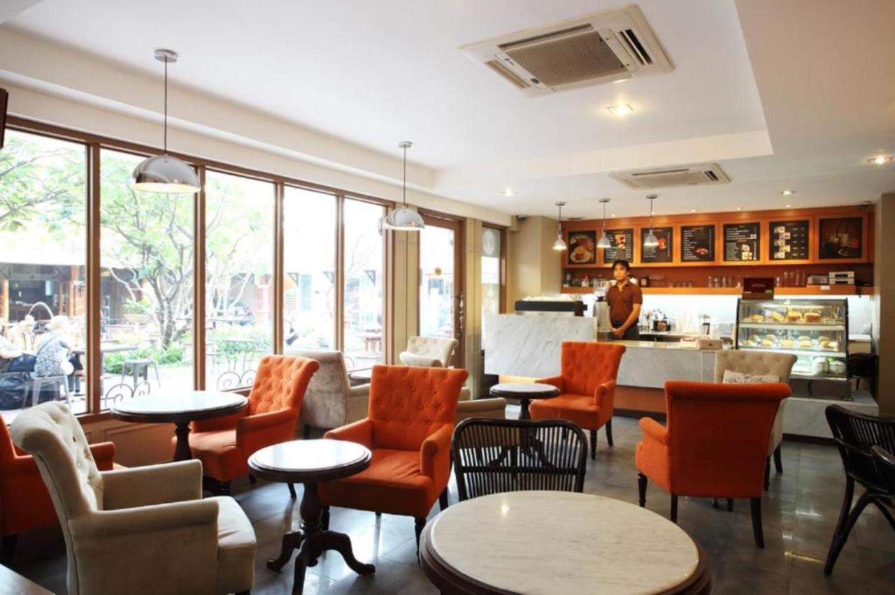 Inn Rambuttri Village Plaza