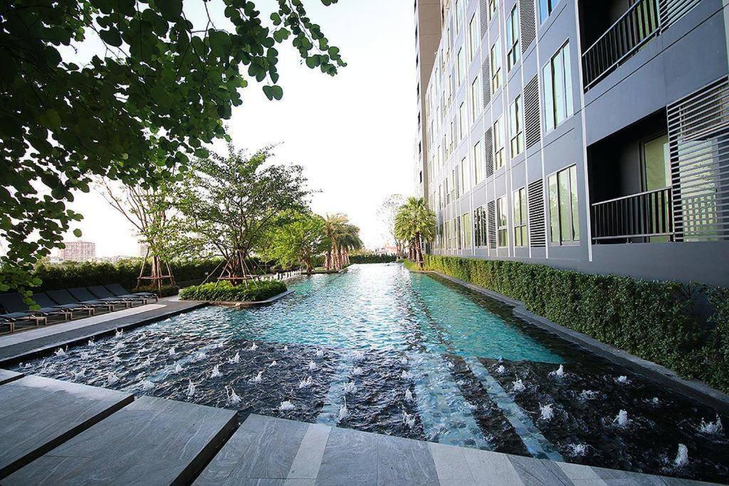 Ideo At Bangna Bts Skytrain Station Apartemen