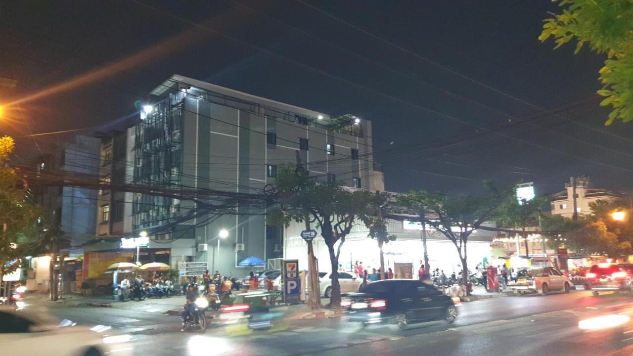 W71 Hotel *