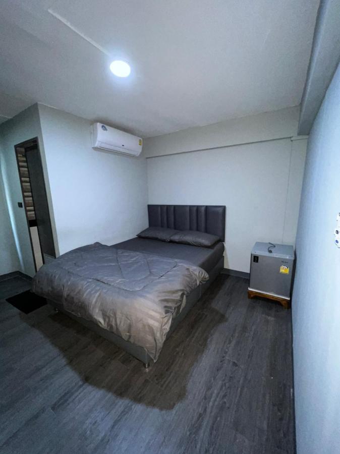 Hotel W71 *