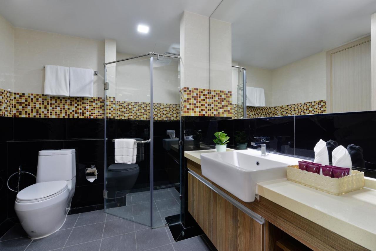 Ramada By Wyndham Ekamai Residences