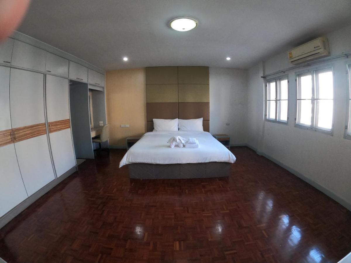 Apartment Palm Springs Bangkok
