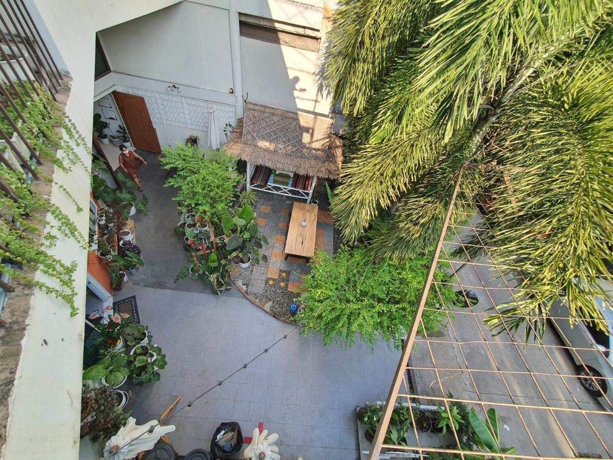 Home16 16 Sukhumvit Hostel