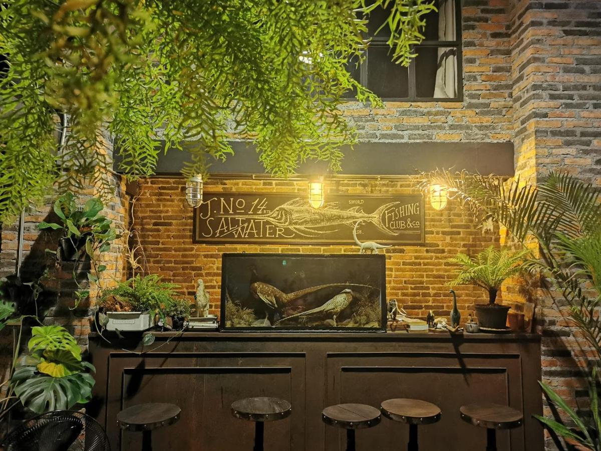J No.14 Bangkok