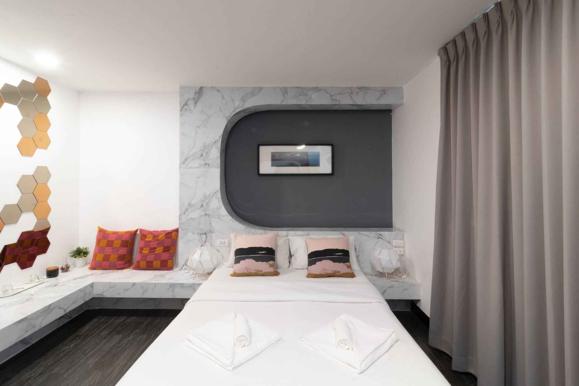 Cheqinn - Sukhumvit 4 Nana Plaza Albergue *