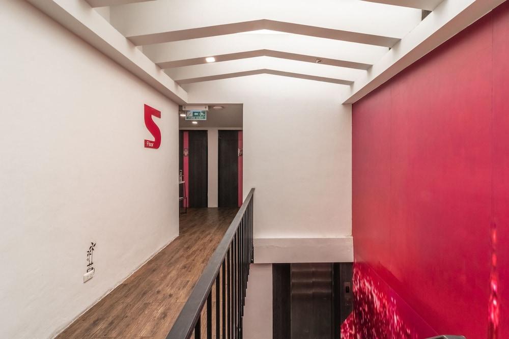 Albergue Cheqinn - Sukhumvit 4 Nana Plaza