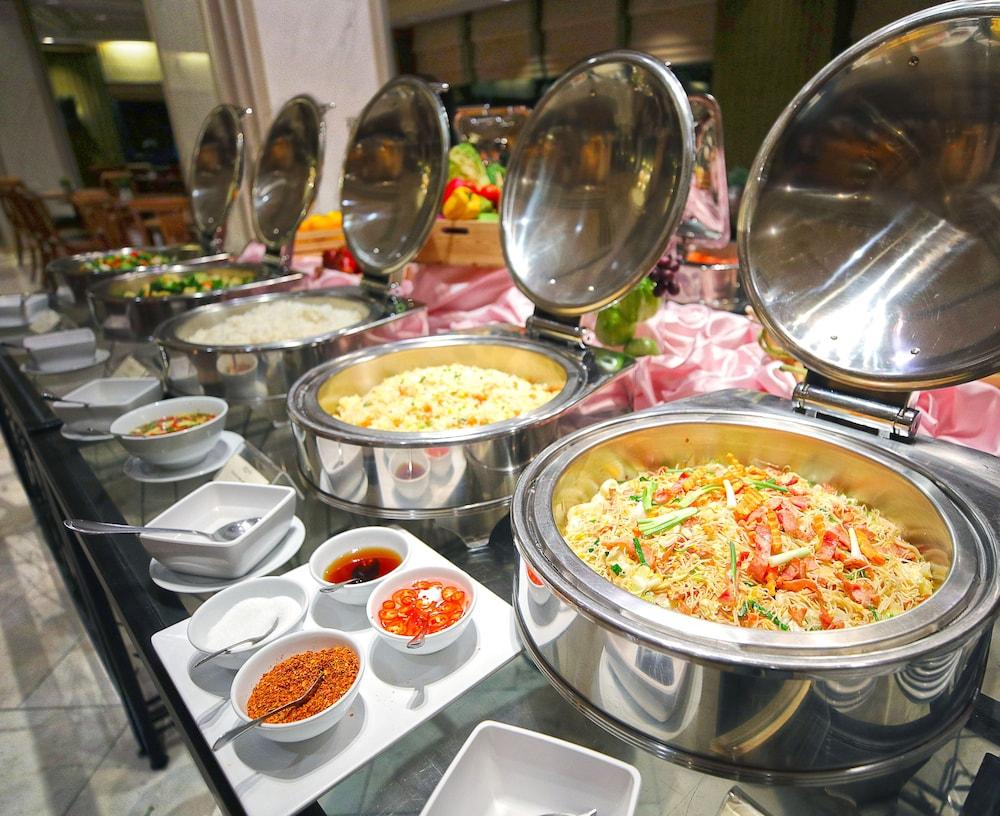 Hotel The Royal City 4*