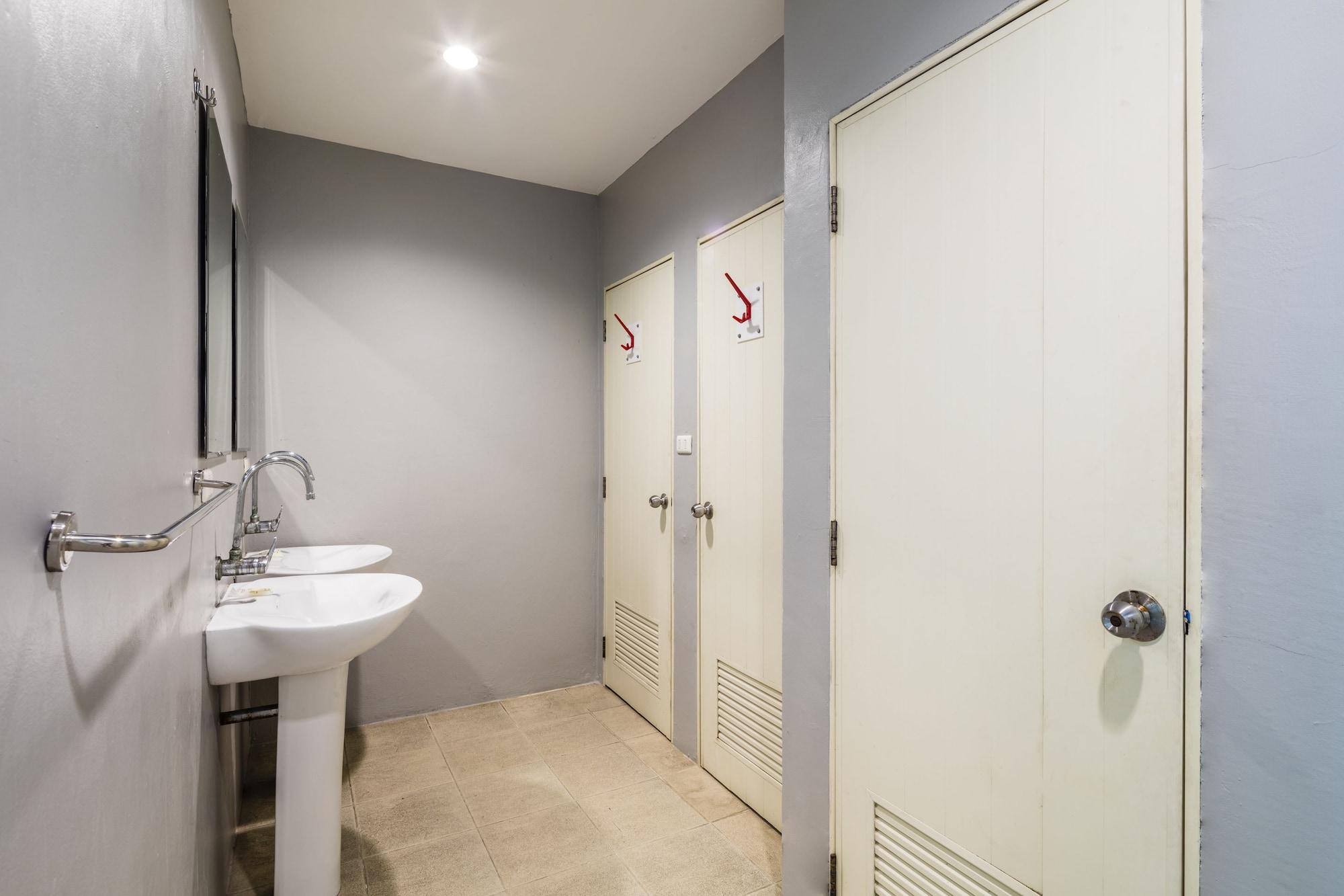 Hostel At Hua Lamphong Bangkok
