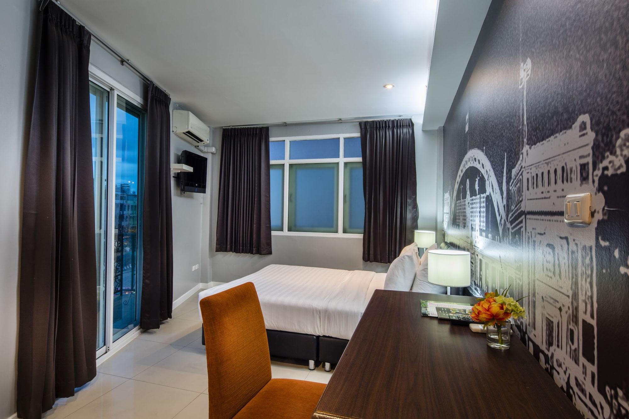 Hostel At Hua Lamphong