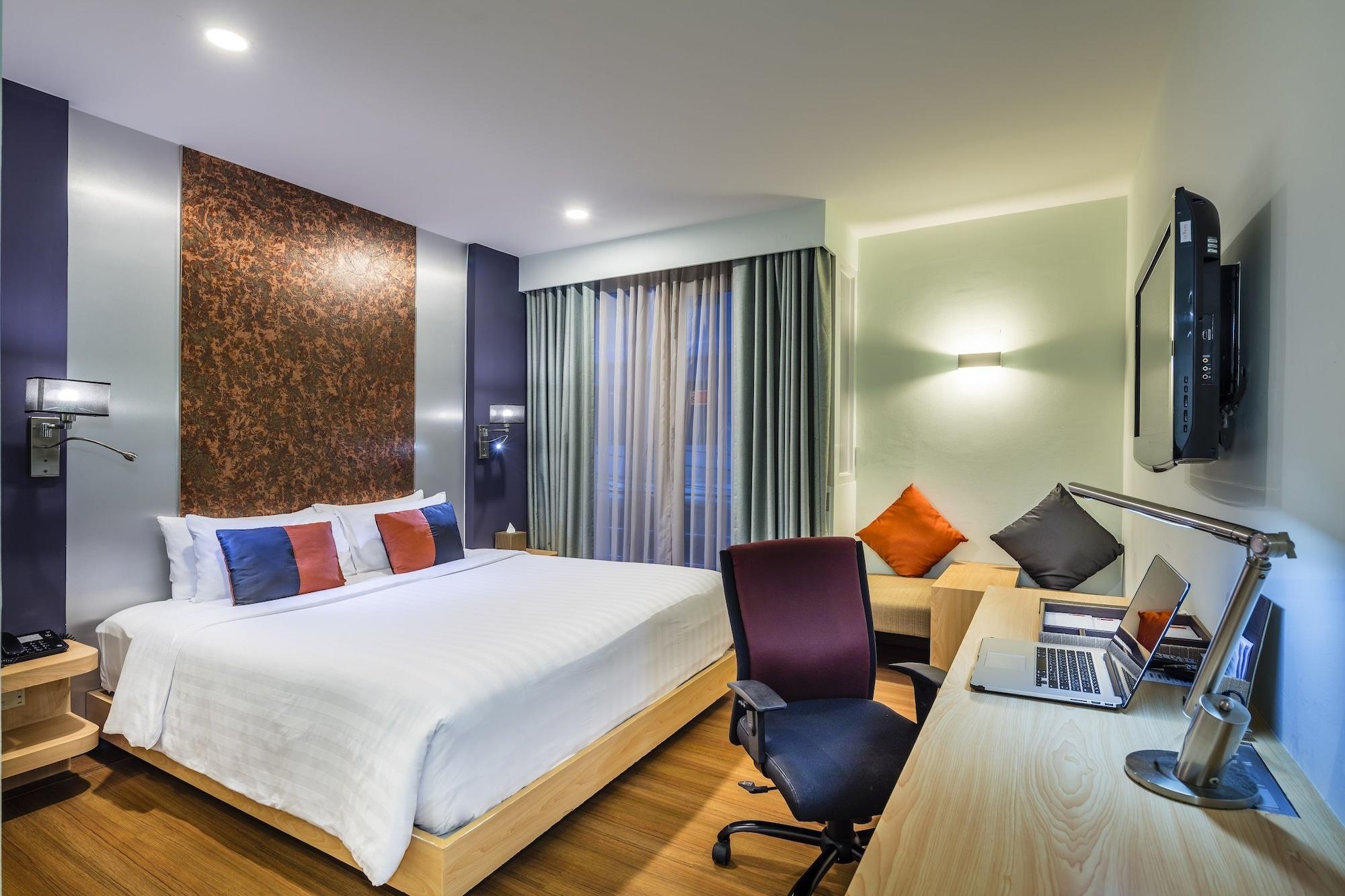 Hotel Solo, Sukhumvit 2, - Sha Extra 4*