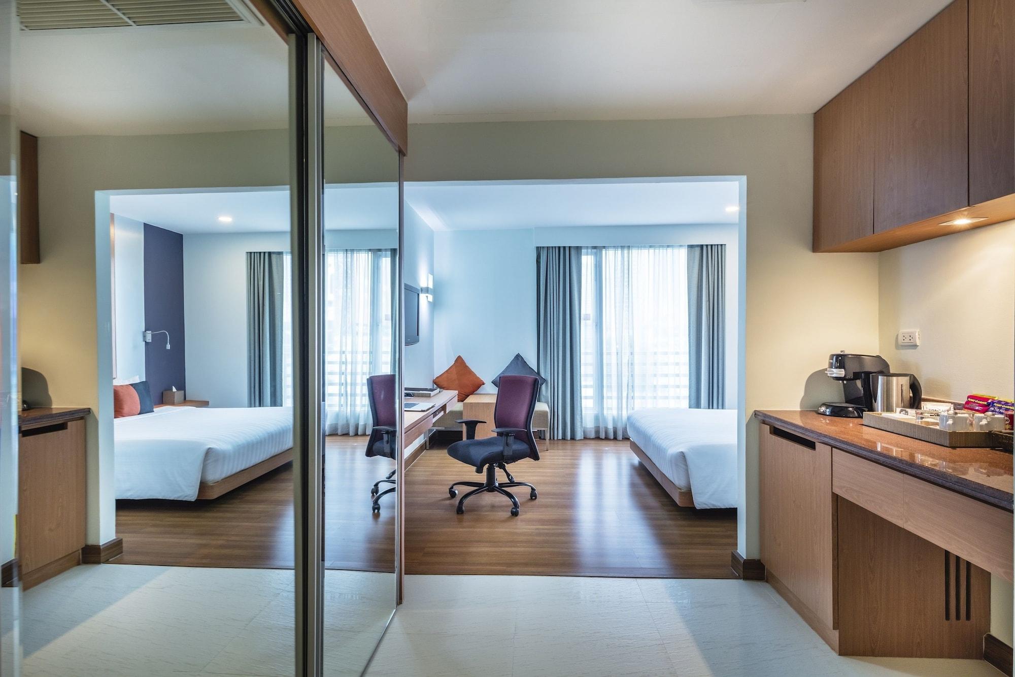 Solo, Sukhumvit 2, - Sha Extra