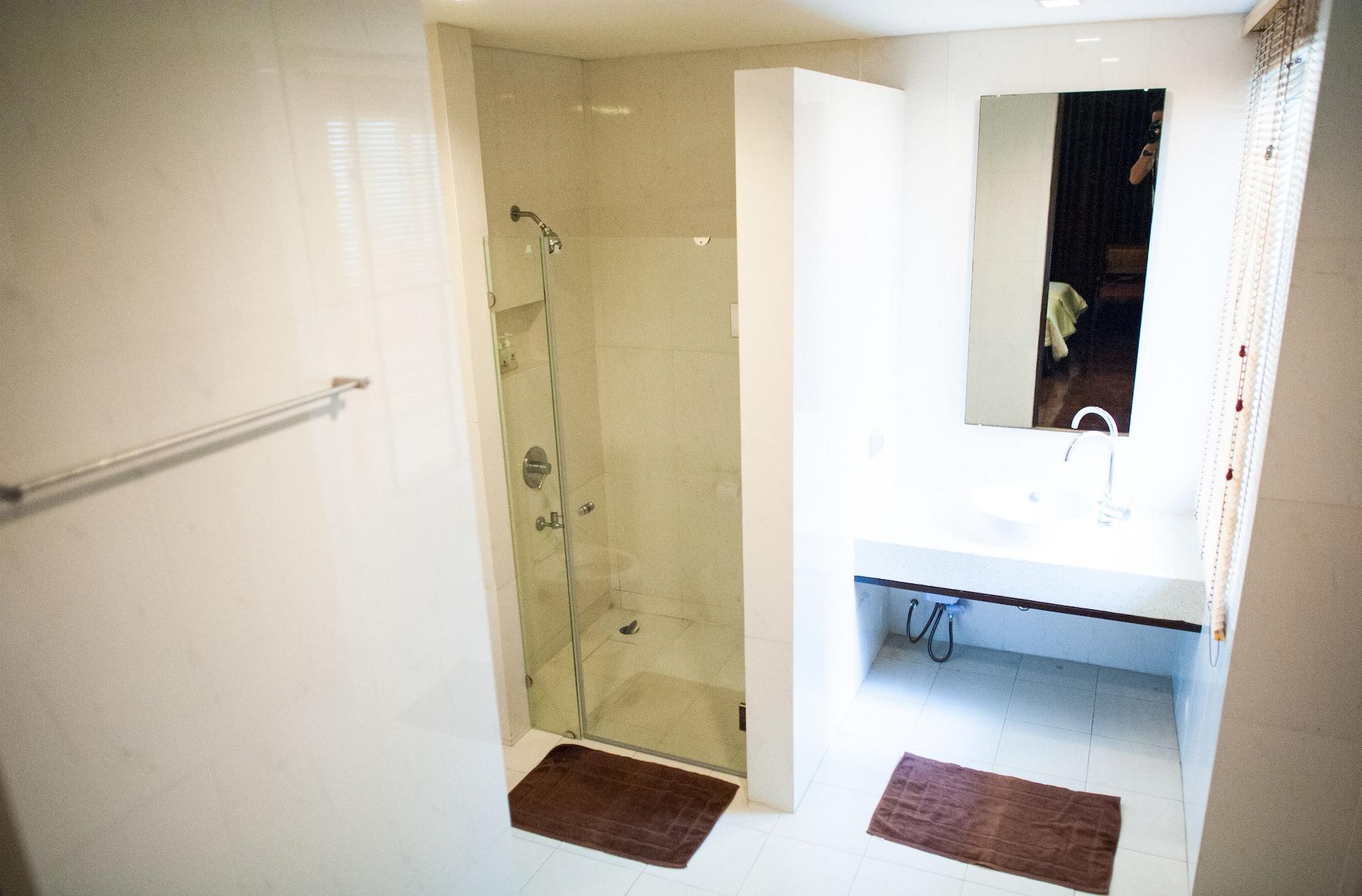 Inn Baansilom Soi 3 2*