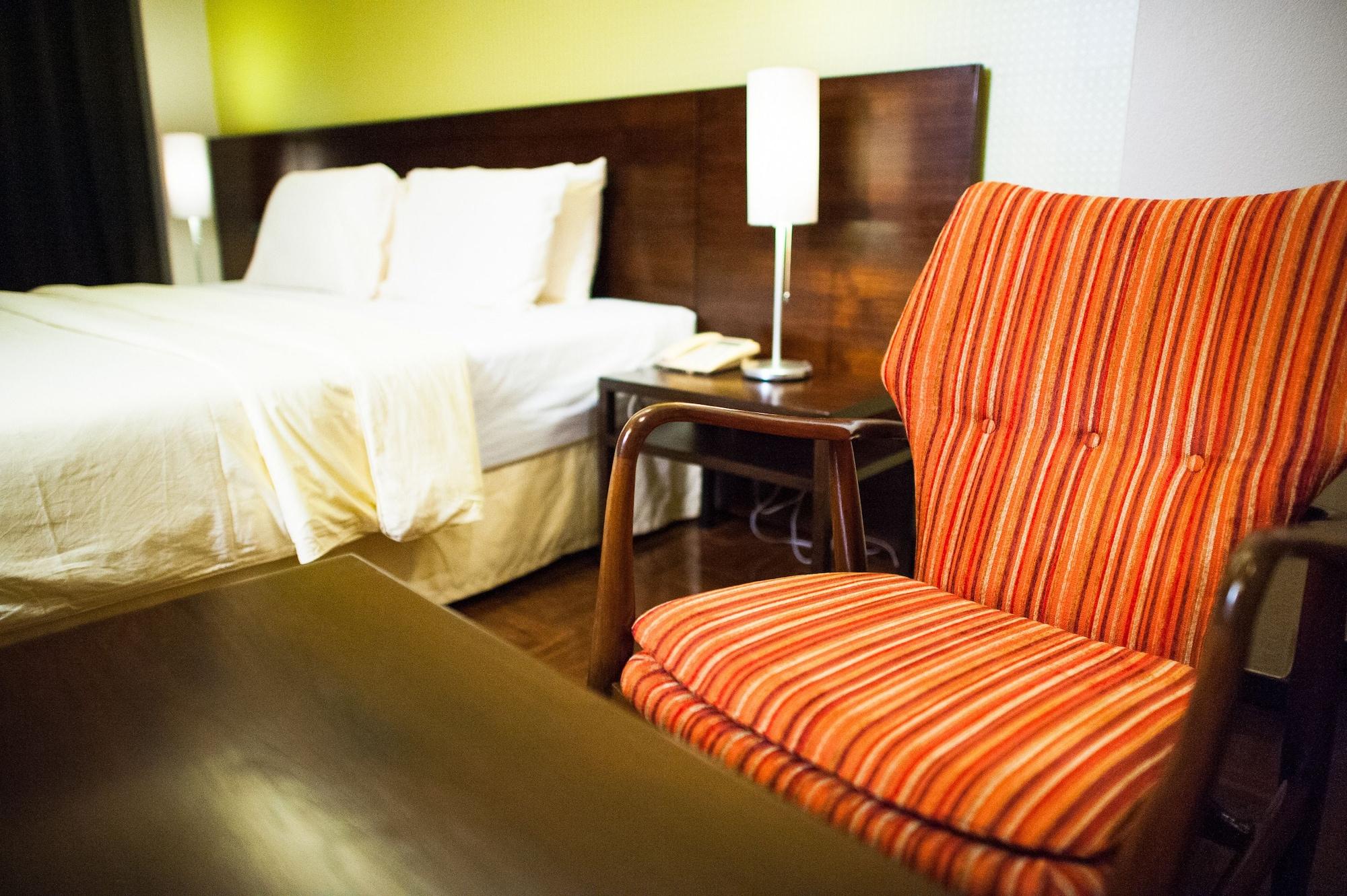 Baansilom Soi 3 Inn 2*